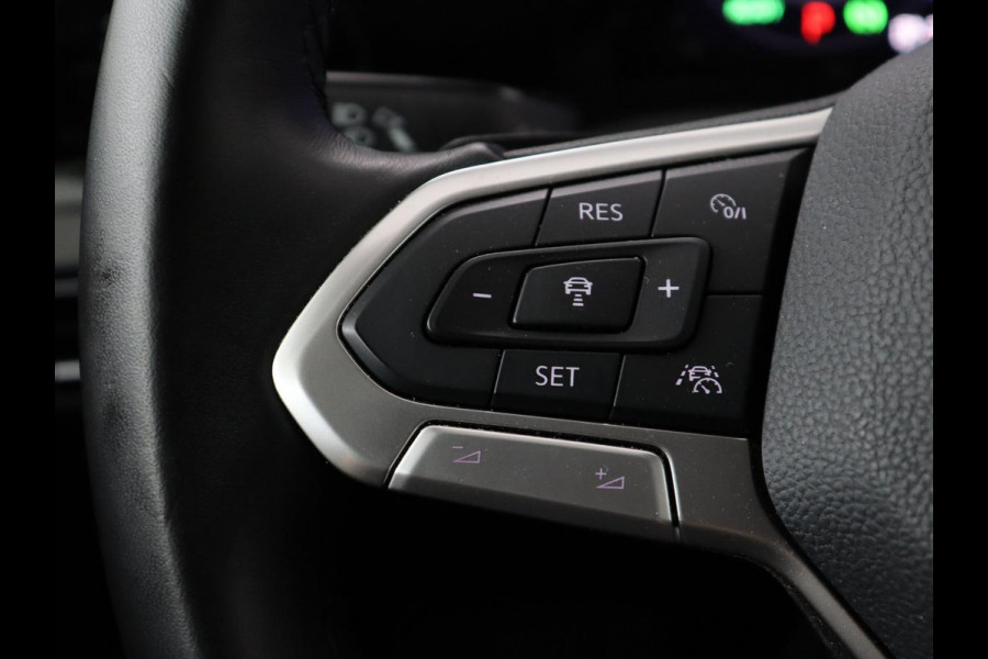 Volkswagen Golf 1.4 eHybrid Style | Stoelverwarming | Carplay | Sfeerverlichting | Navigatie | Full LED | Standkachel | Massage | Adaptive cruise | Memory
