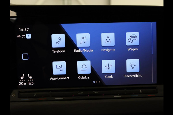 Volkswagen Golf 1.4 eHybrid Style | Stoelverwarming | Carplay | Sfeerverlichting | Navigatie | Full LED | Standkachel | Massage | Adaptive cruise | Memory