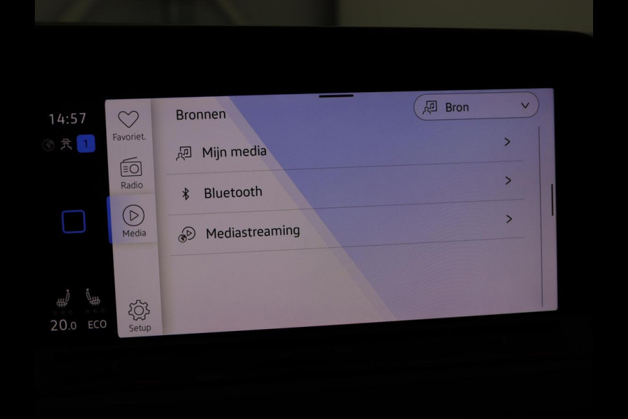 Volkswagen Golf 1.4 eHybrid Style | Stoelverwarming | Carplay | Sfeerverlichting | Navigatie | Full LED | Standkachel | Massage | Adaptive cruise | Memory