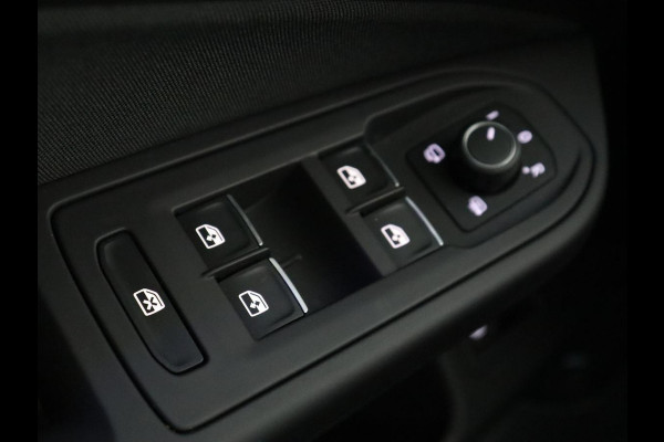 Volkswagen Golf 1.4 eHybrid Style | Stoelverwarming | Carplay | Sfeerverlichting | Navigatie | Full LED | Standkachel | Massage | Adaptive cruise | Memory