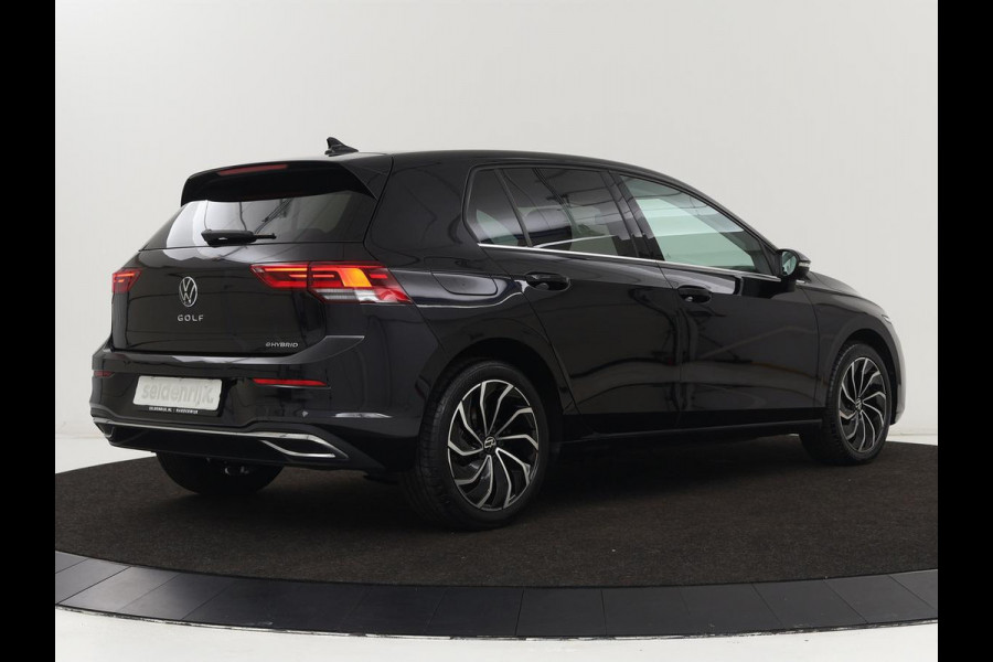 Volkswagen Golf 1.4 eHybrid Style | Stoelverwarming | Carplay | Sfeerverlichting | Navigatie | Full LED | Standkachel | Massage | Adaptive cruise | Memory