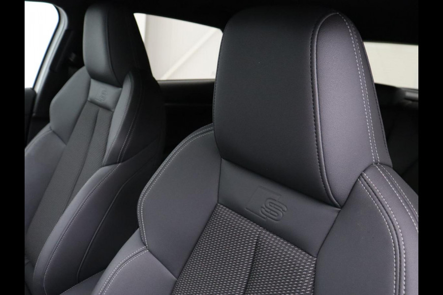Audi A3 45 TFSIe S edition Competition | Matrix LED | Sportstoelen | Carplay | Navigatie | Half leder | Audi Sound | Climate control | Parkeerhulp | Cruise control