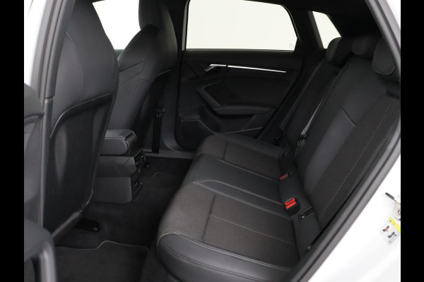 Audi A3 45 TFSIe S edition Competition | Matrix LED | Sportstoelen | Carplay | Navigatie | Half leder | Audi Sound | Climate control | Parkeerhulp | Cruise control