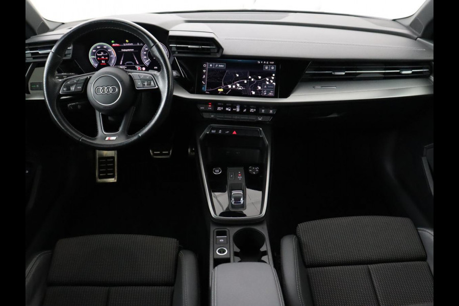 Audi A3 45 TFSIe S edition Competition | Matrix LED | Sportstoelen | Carplay | Navigatie | Half leder | Audi Sound | Climate control | Parkeerhulp | Cruise control