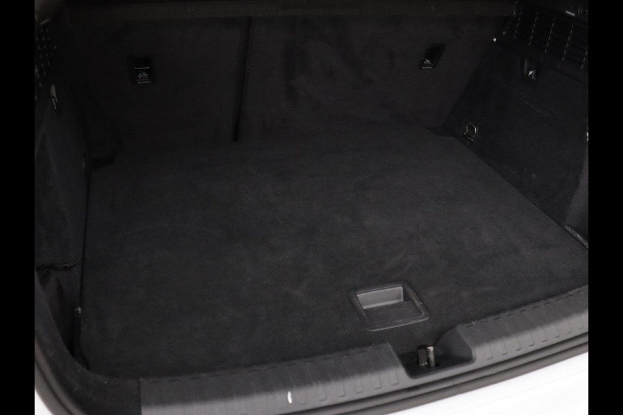 Audi A3 45 TFSIe S edition Competition | Matrix LED | Sportstoelen | Carplay | Navigatie | Half leder | Audi Sound | Climate control | Parkeerhulp | Cruise control