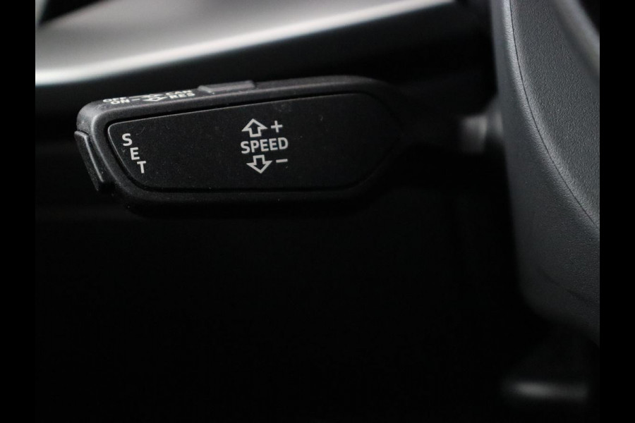 Audi A3 45 TFSIe S edition Competition | Matrix LED | Sportstoelen | Carplay | Navigatie | Half leder | Audi Sound | Climate control | Parkeerhulp | Cruise control