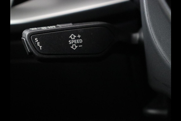 Audi A3 45 TFSIe S edition Competition | Matrix LED | Sportstoelen | Carplay | Navigatie | Half leder | Audi Sound | Climate control | Parkeerhulp | Cruise control
