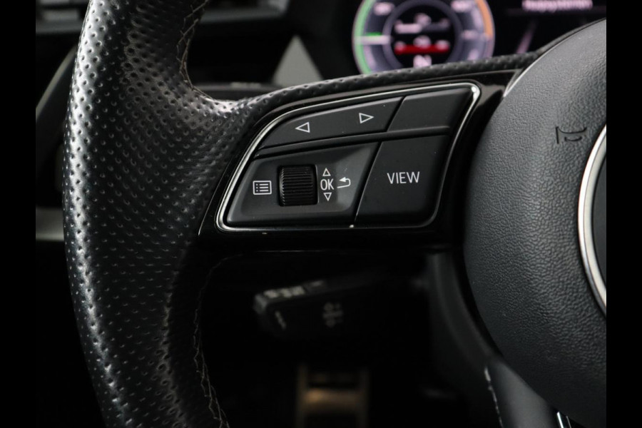 Audi A3 45 TFSIe S edition Competition | Matrix LED | Sportstoelen | Carplay | Navigatie | Half leder | Audi Sound | Climate control | Parkeerhulp | Cruise control
