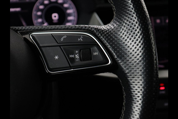 Audi A3 45 TFSIe S edition Competition | Matrix LED | Sportstoelen | Carplay | Navigatie | Half leder | Audi Sound | Climate control | Parkeerhulp | Cruise control