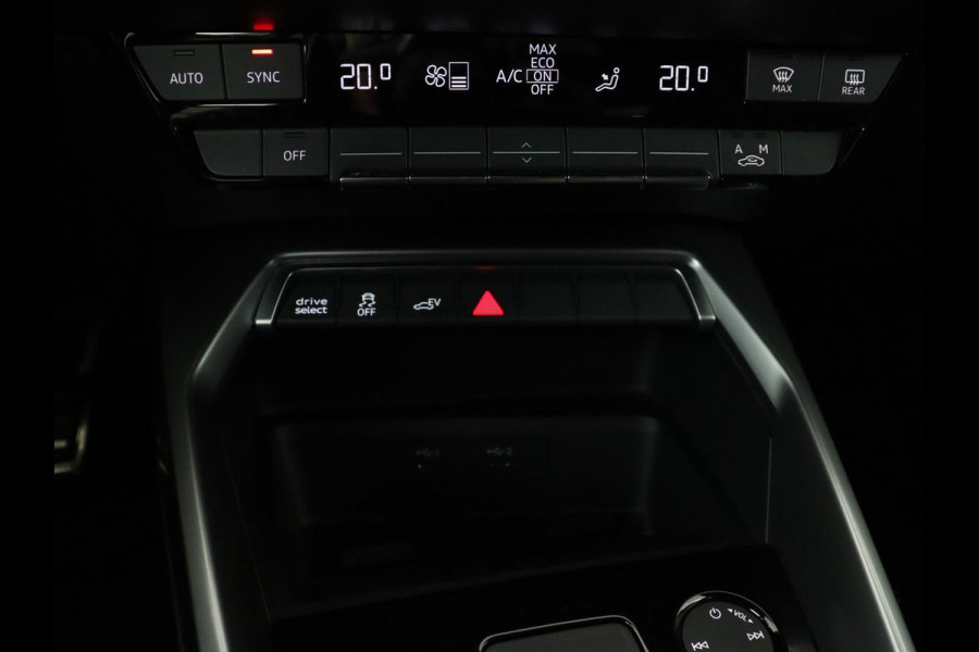 Audi A3 45 TFSIe S edition Competition | Matrix LED | Sportstoelen | Carplay | Navigatie | Half leder | Audi Sound | Climate control | Parkeerhulp | Cruise control