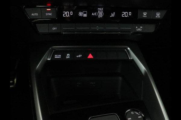 Audi A3 45 TFSIe S edition Competition | Matrix LED | Sportstoelen | Carplay | Navigatie | Half leder | Audi Sound | Climate control | Parkeerhulp | Cruise control