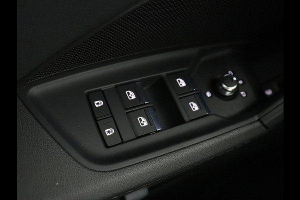 Audi A3 45 TFSIe S edition Competition | Matrix LED | Sportstoelen | Carplay | Navigatie | Half leder | Audi Sound | Climate control | Parkeerhulp | Cruise control