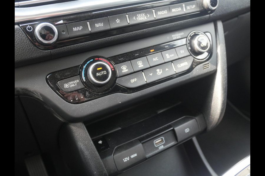 Kia e-Niro ExecutiveLine 64 kWh | 3Fase | LED| Stoelverwarming | Climate control | Navigatie| Keyless entry |
