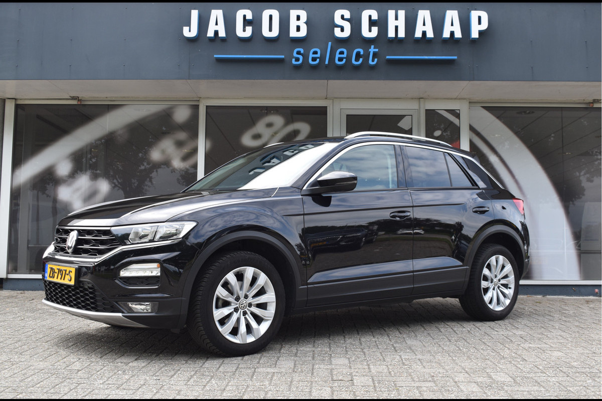 Volkswagen T-Roc 1.5 TSI Style Automaat / Navigatie / Adap. Cruise / Trekhaak / Camera / PDC v+a / 17" LM Volkswagen T-Roc 1.5 TSI Style Automaat / Navigatie / Adap. Cruise / Trekhaak / Camera / PDC v+a / 17" LM
