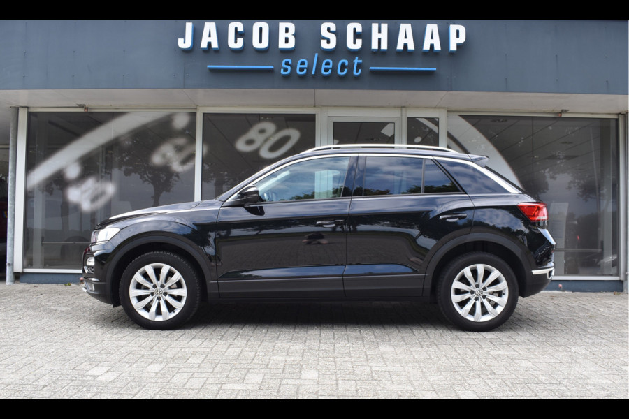 Volkswagen T-Roc 1.5 TSI Style Automaat / Navigatie / Adap. Cruise / Trekhaak / Camera / PDC v+a / 17" LM