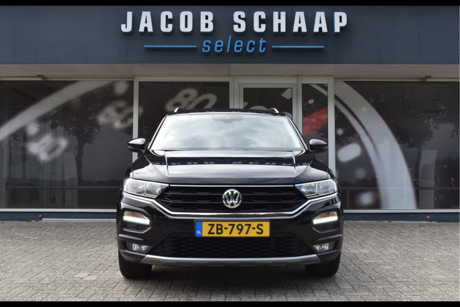 Volkswagen T-Roc 1.5 TSI Style Automaat / Navigatie / Adap. Cruise / Trekhaak / Camera / PDC v+a / 17" LM