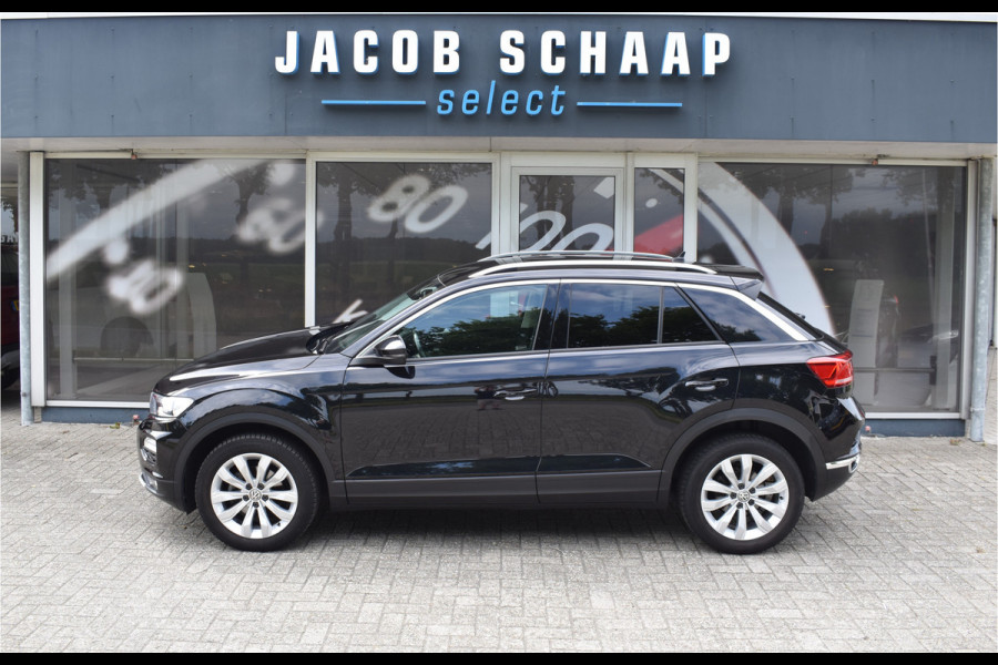 Volkswagen T-Roc 1.5 TSI Style Automaat / Navigatie / Adap. Cruise / Trekhaak / Camera / PDC v+a / 17" LM