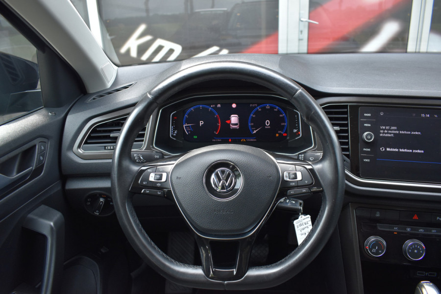 Volkswagen T-Roc 1.5 TSI Style Automaat / Navigatie / Adap. Cruise / Trekhaak / Camera / PDC v+a / 17" LM