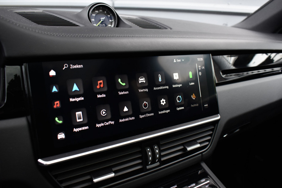 Porsche Cayenne Coupé 3.0 E-Hybrid 462pk SportDesign | Panoramadak | 22'' Velgen | ACC | Head-Up | Bose | Sportchrono | Leder Dashbord |