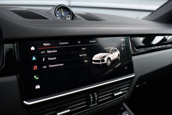 Porsche Cayenne Coupé 3.0 E-Hybrid 462pk SportDesign | Panoramadak | 22'' Velgen | ACC | Head-Up | Bose | Sportchrono | Leder Dashbord |