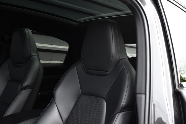 Porsche Cayenne Coupé 3.0 E-Hybrid 462pk SportDesign | Panoramadak | 22'' Velgen | ACC | Head-Up | Bose | Sportchrono | Leder Dashbord |