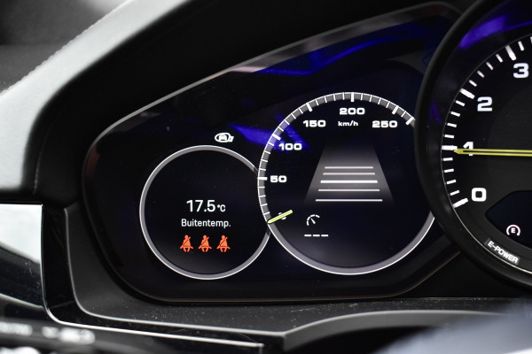 Porsche Cayenne Coupé 3.0 E-Hybrid 462pk SportDesign | Panoramadak | 22'' Velgen | ACC | Head-Up | Bose | Sportchrono | Leder Dashbord |