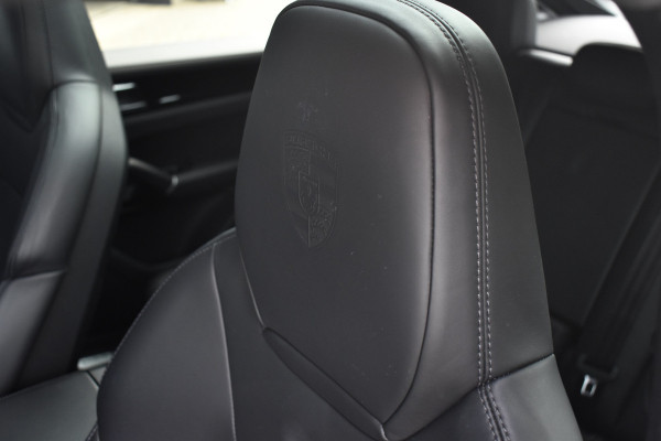 Porsche Cayenne Coupé 3.0 E-Hybrid 462pk SportDesign | Panoramadak | 22'' Velgen | ACC | Head-Up | Bose | Sportchrono | Leder Dashbord |