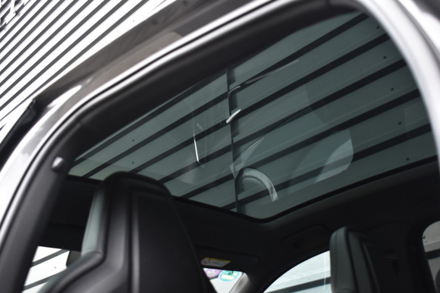 Porsche Cayenne Coupé 3.0 E-Hybrid 462pk SportDesign | Panoramadak | 22'' Velgen | ACC | Head-Up | Bose | Sportchrono | Leder Dashbord |
