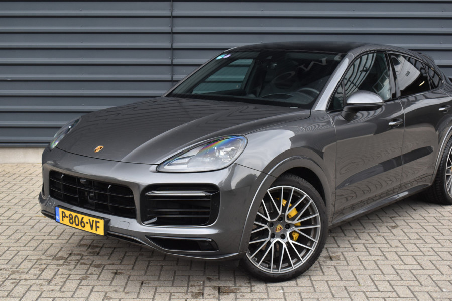 Porsche Cayenne Coupé 3.0 E-Hybrid 462pk SportDesign | Panoramadak | 22'' Velgen | ACC | Head-Up | Bose | Sportchrono | Leder Dashbord |