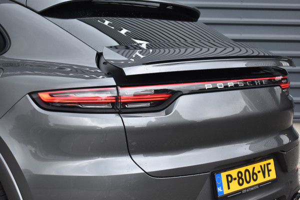 Porsche Cayenne Coupé 3.0 E-Hybrid 462pk SportDesign | Panoramadak | 22'' Velgen | ACC | Head-Up | Bose | Sportchrono | Leder Dashbord |