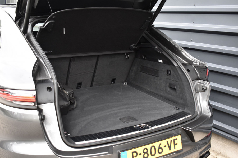 Porsche Cayenne Coupé 3.0 E-Hybrid 462pk SportDesign | Panoramadak | 22'' Velgen | ACC | Head-Up | Bose | Sportchrono | Leder Dashbord |