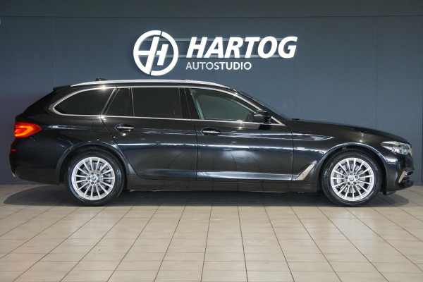 BMW 5 Serie Touring 530i xDrive Executive / ADAPTIEVE DEMPING / PANODAK / CAMERA / DODEHOEKDETECTIE / DEALER ONDERHOUDEN