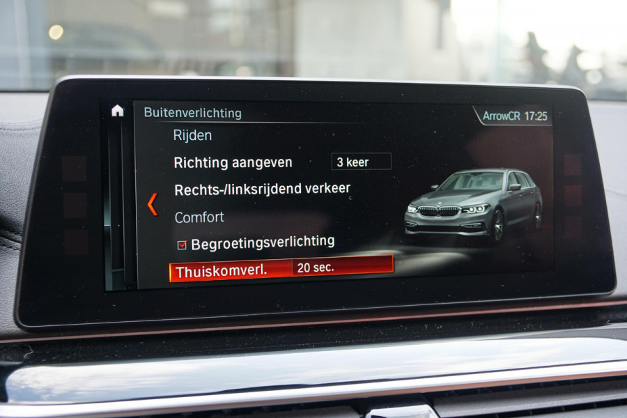 BMW 5 Serie Touring 530i xDrive Executive / ADAPTIEVE DEMPING / PANODAK / CAMERA / DODEHOEKDETECTIE / DEALER ONDERHOUDEN