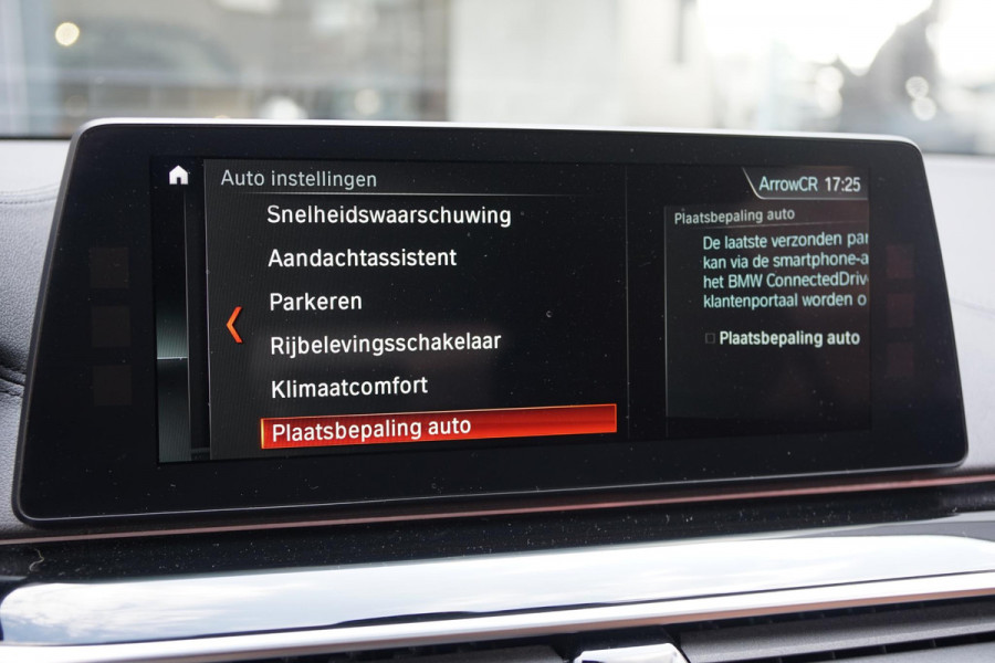 BMW 5 Serie Touring 530i xDrive Executive / ADAPTIEVE DEMPING / PANODAK / CAMERA / DODEHOEKDETECTIE / DEALER ONDERHOUDEN