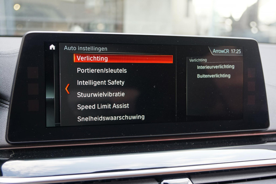 BMW 5 Serie Touring 530i xDrive Executive / ADAPTIEVE DEMPING / PANODAK / CAMERA / DODEHOEKDETECTIE / DEALER ONDERHOUDEN