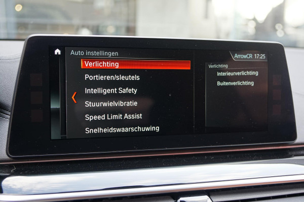 BMW 5 Serie Touring 530i xDrive Executive / ADAPTIEVE DEMPING / PANODAK / CAMERA / DODEHOEKDETECTIE / DEALER ONDERHOUDEN