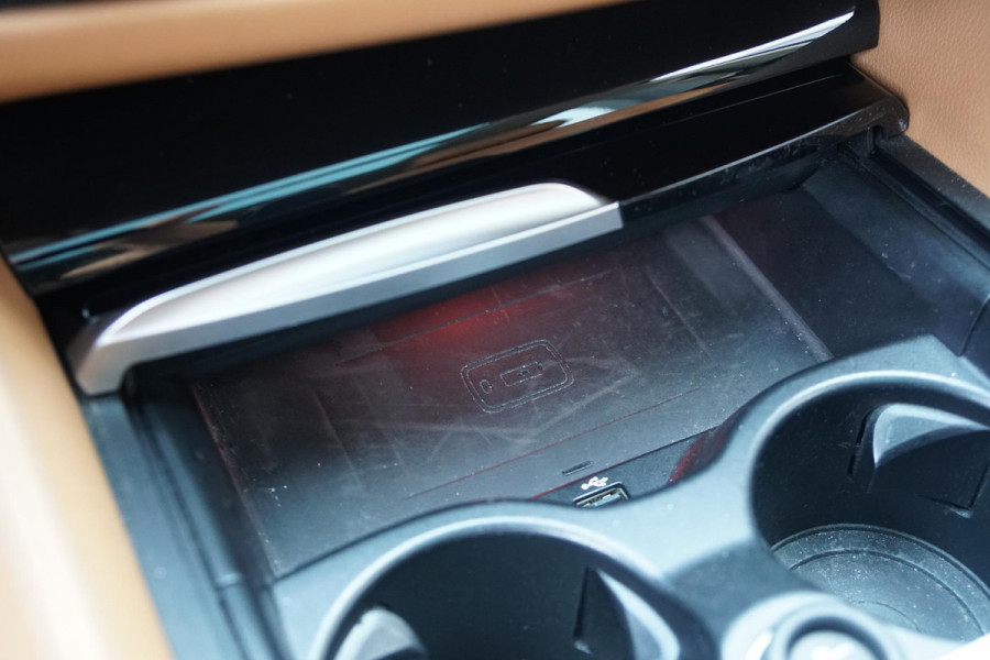 BMW 5 Serie Touring 530i xDrive Executive / ADAPTIEVE DEMPING / PANODAK / CAMERA / DODEHOEKDETECTIE / DEALER ONDERHOUDEN