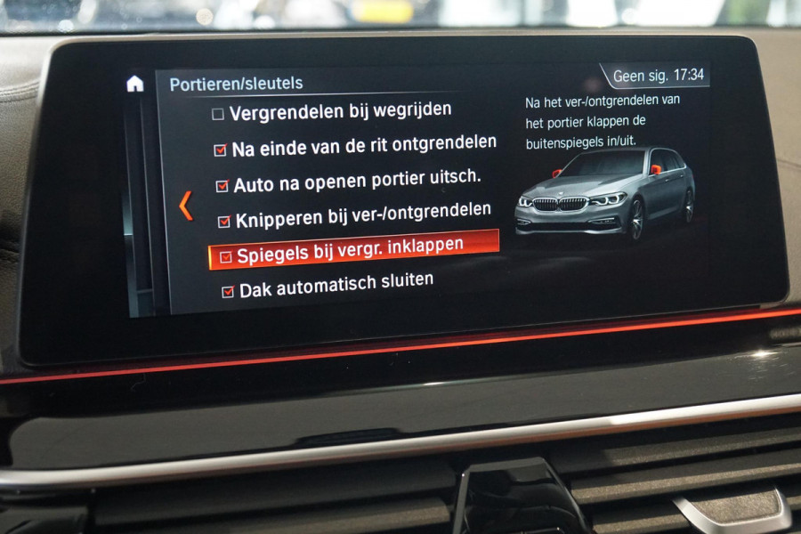 BMW 5 Serie Touring 530i xDrive Executive / ADAPTIEVE DEMPING / PANODAK / CAMERA / DODEHOEKDETECTIE / DEALER ONDERHOUDEN