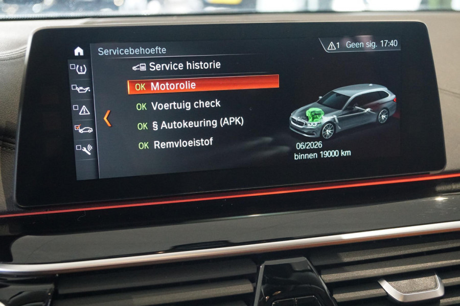 BMW 5 Serie Touring 530i xDrive Executive / ADAPTIEVE DEMPING / PANODAK / CAMERA / DODEHOEKDETECTIE / DEALER ONDERHOUDEN