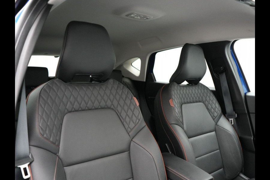 Renault Captur 1.6 E-Tech Plug-in Hybrid 160 Initiale Paris Dealer O.H. PHEV | Lederen Sportstoelen Verwarmd | Apple Carplay | Camera | DAB | Cruise Control | Virtual | LED Koplampen |