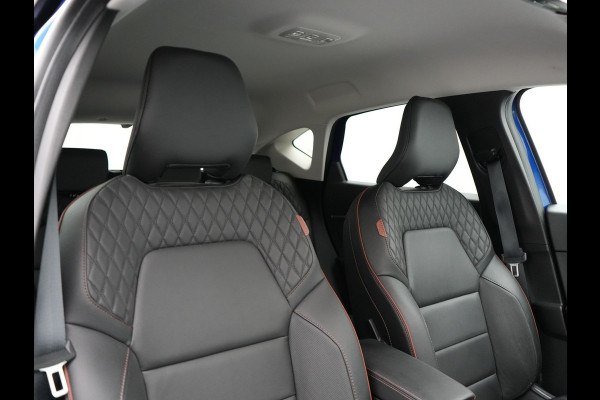 Renault Captur 1.6 E-Tech Plug-in Hybrid 160 Initiale Paris Dealer O.H. PHEV | Lederen Sportstoelen Verwarmd | Apple Carplay | Camera | DAB | Cruise Control | Virtual | LED Koplampen |