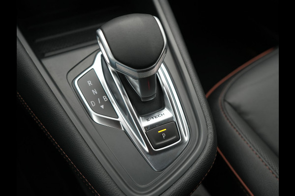 Renault Captur 1.6 E-Tech Plug-in Hybrid 160 Initiale Paris Dealer O.H. PHEV | Lederen Sportstoelen Verwarmd | Apple Carplay | Camera | DAB | Cruise Control | Virtual | LED Koplampen |