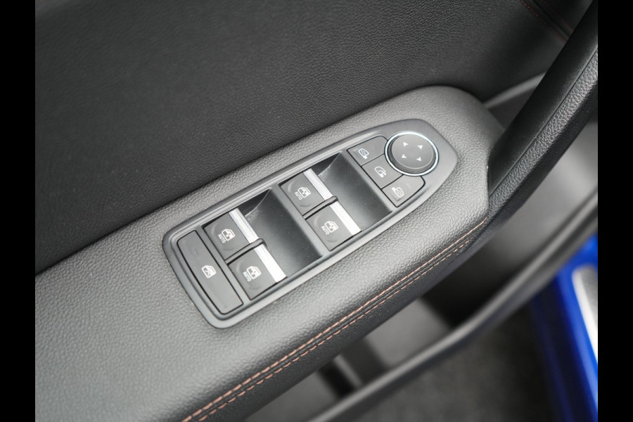 Renault Captur 1.6 E-Tech Plug-in Hybrid 160 Initiale Paris Dealer O.H. PHEV | Lederen Sportstoelen Verwarmd | Apple Carplay | Camera | DAB | Cruise Control | Virtual | LED Koplampen |