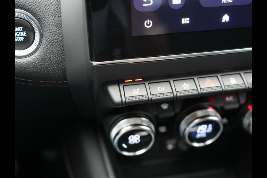 Renault Captur 1.6 E-Tech Plug-in Hybrid 160 Initiale Paris Dealer O.H. PHEV | Lederen Sportstoelen Verwarmd | Apple Carplay | Camera | DAB | Cruise Control | Virtual | LED Koplampen |