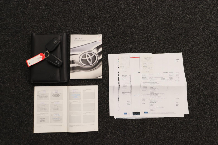 Toyota C-HR 1.8 Hybrid Executive Trekhaak Leder Stoelverwarming Origineel NL