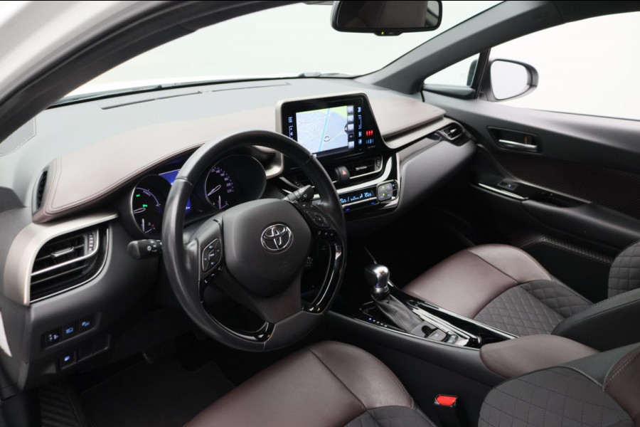 Toyota C-HR 1.8 Hybrid Executive Trekhaak Leder Stoelverwarming Origineel NL