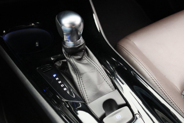 Toyota C-HR 1.8 Hybrid Executive Trekhaak Leder Stoelverwarming Origineel NL