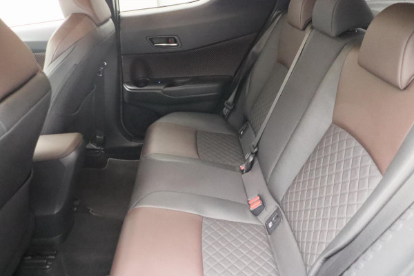 Toyota C-HR 1.8 Hybrid Executive Trekhaak Leder Stoelverwarming Origineel NL