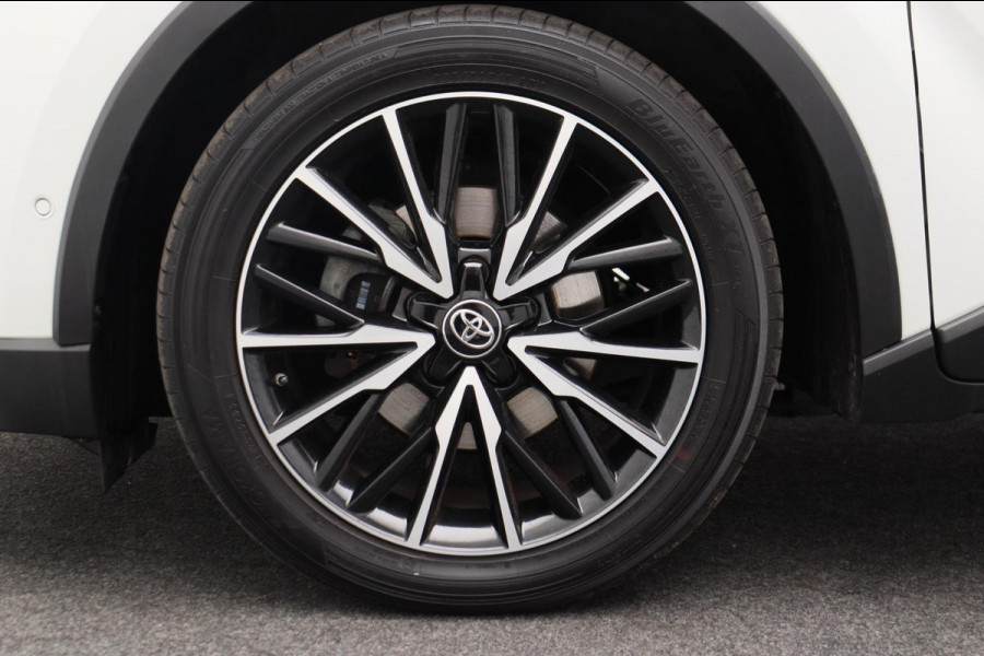 Toyota C-HR 1.8 Hybrid Executive Trekhaak Leder Stoelverwarming Origineel NL