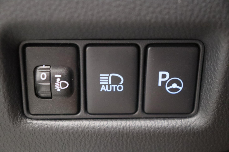 Toyota C-HR 1.8 Hybrid Executive Trekhaak Leder Stoelverwarming Origineel NL